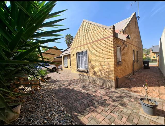 2 BEDROOM HOUSE FOR SALE IN EQUESTRIA